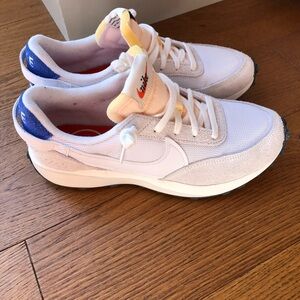 Nike Waffle Retro Women’s White and Blue Sneakers